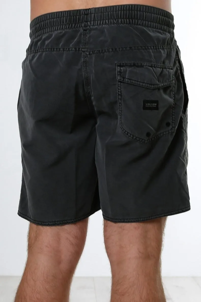 Center 17 Trunk Black