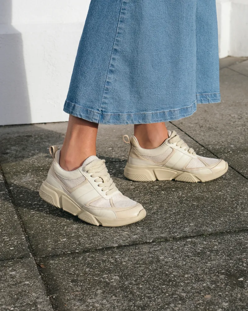 Jess Dempsey x Walnut Melbourne Isabel Leather Sneaker - Vanilla
