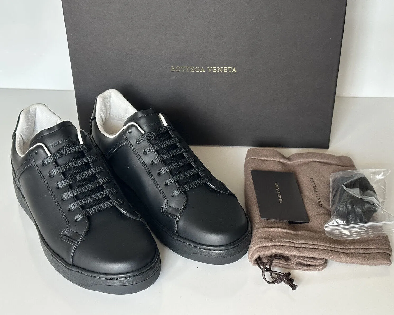NIB $690 Bottega Veneta Men's Calf Leather Black Sneakers 7.5 US (40.5) 578298