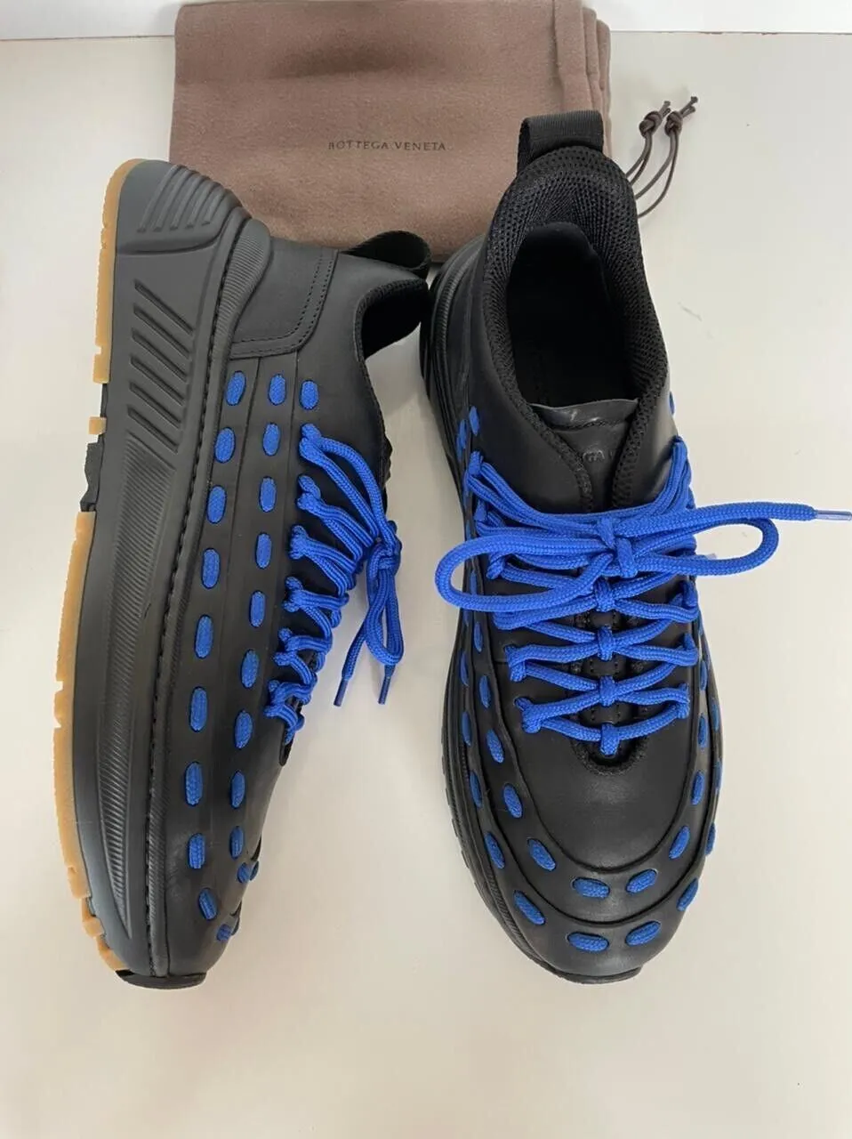 NIB $950 Bottega Veneta Mens Leather Black/Blue Sneakers 8 US (41) 578305 1014