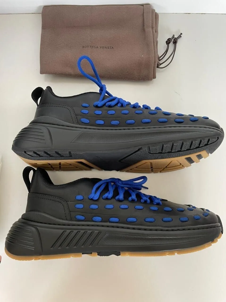NIB $950 Bottega Veneta Mens Leather Black/Blue Sneakers 8 US (41) 578305 1014