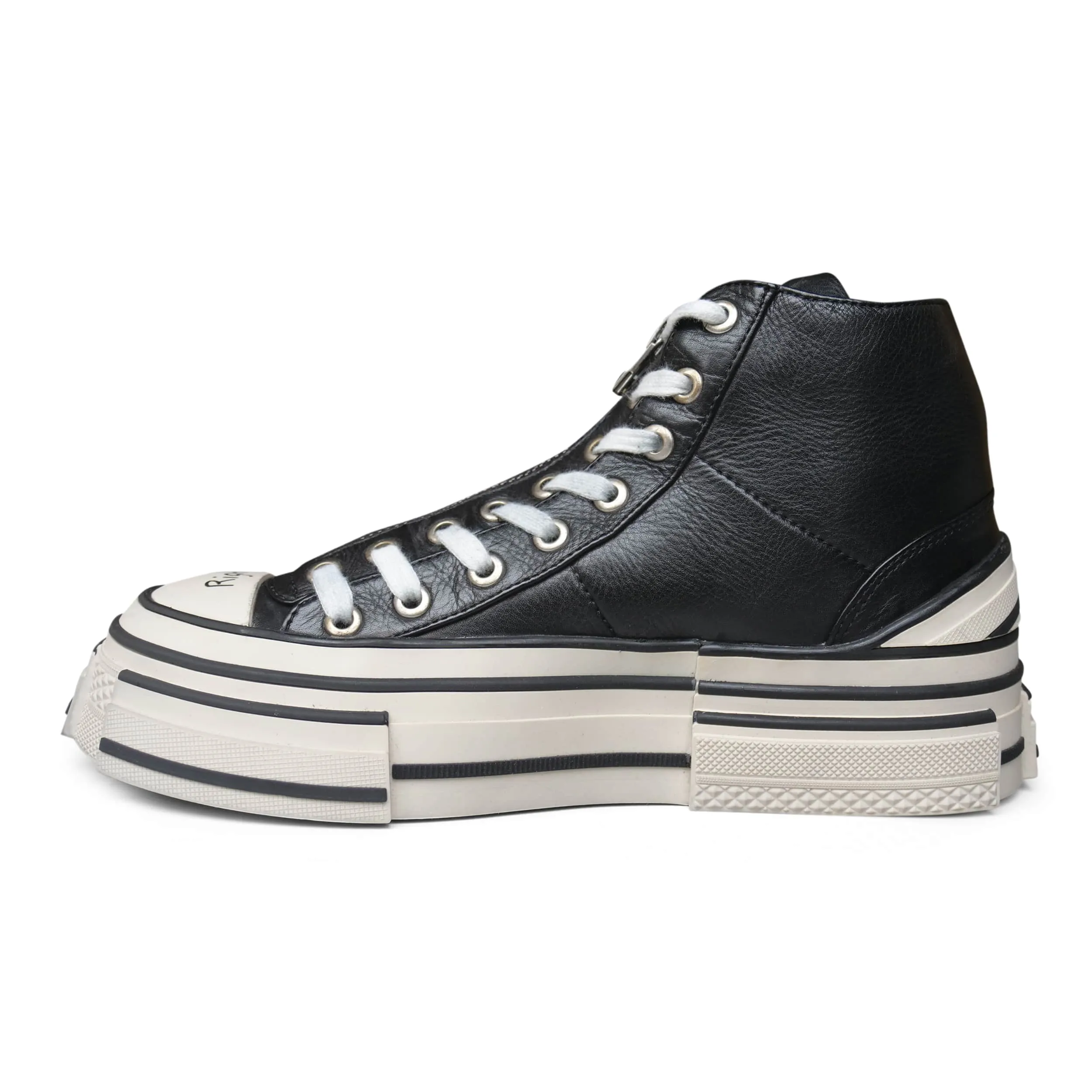 VW02L - Nappa Black