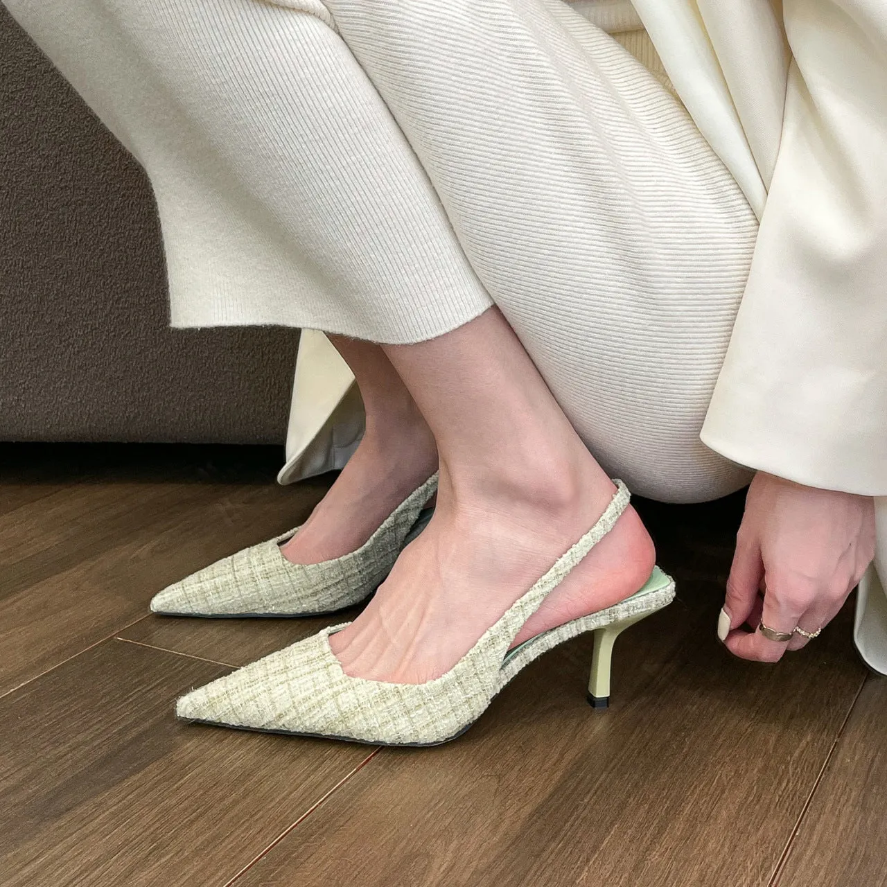 xiangtuibao Summer New Style Buckle High Heel Sandals Korean Style Pointed-Toe Stiletto Shoes Graceful European and American plus Size Women's Shoes